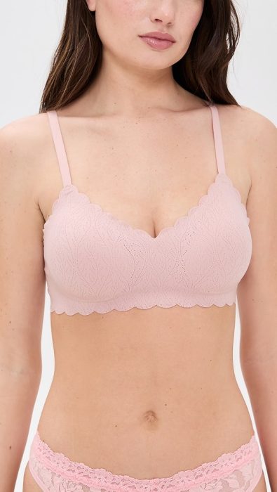 b.tempt'd by Wacoal B.Wow'd Lace Wirefree Bra